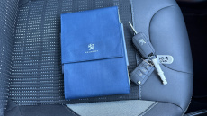 Peugeot 2008 1.2 PureTech 130 Allure Premium 5dr Petrol Estate